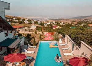 იყიდება 11 ოთახიანი კერძო სახლი წავკისში, თბილისში