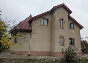 Сдается 8-комнатная дом в поселок Аэропорт, в Тбилиси