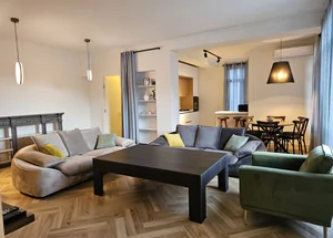 ქირავდება სამ ოთახიანი ბინა ბაგებში, თბილისში