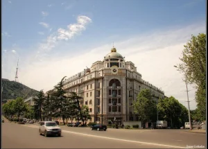 Срочно Сдается 4-комнатная квартира на Мтацминда, в Тбилиси