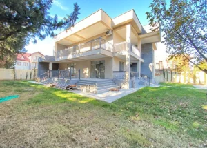 For rent 6-room house in Digomi 7, in Tbilisi