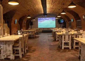 Urgently For rent 300 m² Restaurant on Mtatsminda, in Tbilis