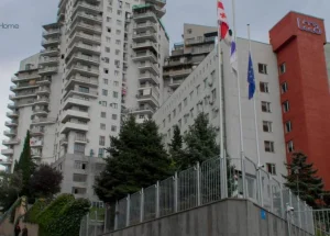 სასწრაფოდ ქირავდება ოთხ ოთახიანი ბინა ვაკეში, თბილისში