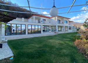 For sale 7-room house in Tsavkisi, in Tbilisi