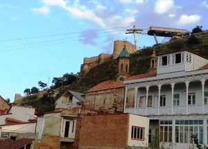 Urgently For sale 4-room apartment in Sololaki, in Tbilisi