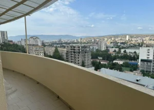 სასწრაფოდ ქირავდება ხუთ ოთახიანი ბინა საბურთალოზე, თბილისში