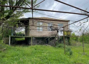 Urgently For sale 5-room house in Bagdadi