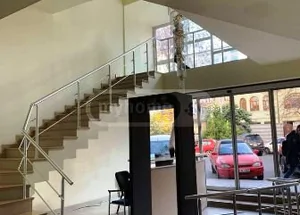 Urgently For rent 90 m² ოფისი on Saburtalo, in Tbilisi