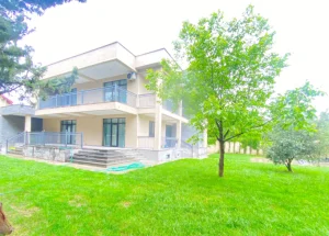 For rent 9-room house in Digomi 7, in Tbilisi