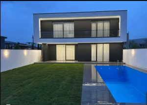 Urgently For sale 7-room house in Digomi 1, in Tbilisi