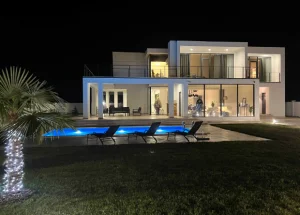 Urgently For sale 7-room house in Natakhtari