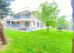 For sale 8-room house in Tbilisi