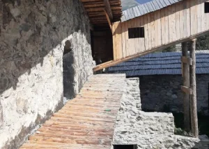 Продается 355 м² შენობა в Местия