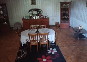For rent 10-room house in Kutaisi