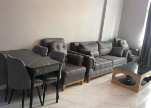 სასწრაფოდ ქირავდება სამ ოთახიანი ბინა ბათუმში