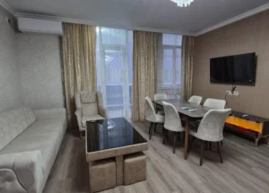 სასწრაფოდ იყიდება ოთხ ოთახიანი ბინა ბათუმში