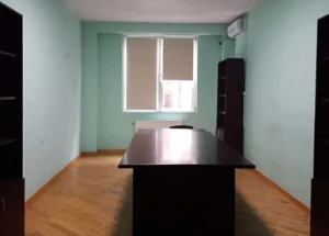 იყიდება ხუთ ოთახიანი ბინა ვაკეში, თბილისში