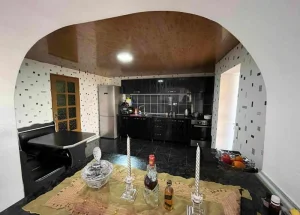 For sale 10-room house in Kutaisi