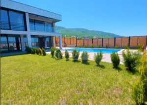 Urgently For sale 6-room house in Saguramo
