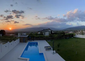 Urgently For rent 7-room house in Saguramo