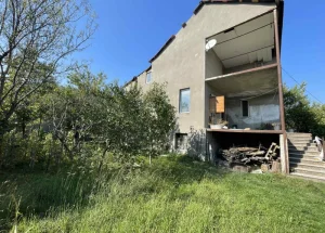 Urgently For sale 5-room country house in Mtskheta