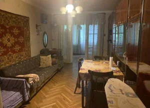იყიდება ორ ოთახიანი ბინა დიღმის მასივში, თბილისში