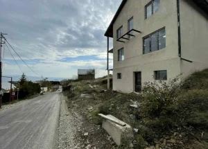 Urgently For sale 5-room country house in Mtskheta