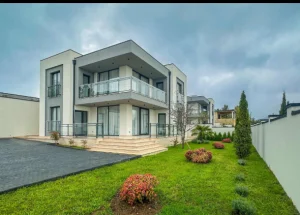 Срочно Продается 4-комнатная дом в Тбилиси
