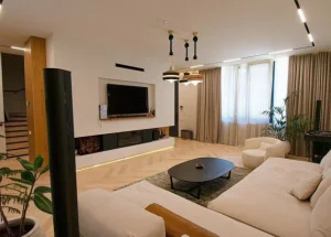 For sale 7-room house in Krtsanisi, in Tbilisi