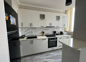 Urgently For rent 3-room apartment in Batumi