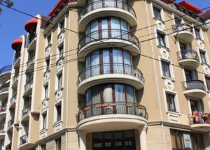 Срочно Продается 4-комнатная квартира на Мтацминда, в Тбилис