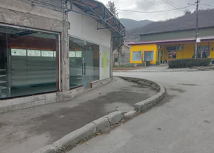 Urgently For rent 100 m² სავაჭრო ფართი in Jinvali