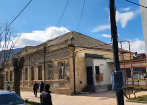 For sale 200 m² Office in Gori