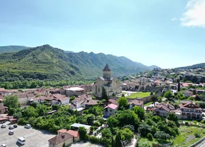 სასწრაფოდ იყიდება 320 კვ.მ. სასტუმრო მცხეთაში
