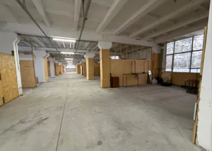 Срочно Сдается 2400 м² складское помещение в Навтлуги, в Тби