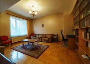 Срочно Сдается 3-комнатная квартира на Вера, в Тбилиси