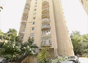 Urgently For sale 3-room apartment in Vake, in Tbilisi
