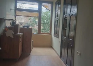 For sale 6-room house in Kutaisi