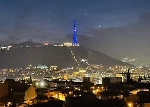 Urgently For sale 2-room apartment in Avlabari, in Tbilisi