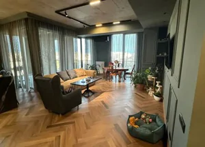 იყიდება ოთხ ოთახიანი ბინა ვაკეში, თბილისში