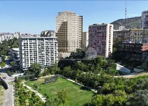 Срочно Продается 4-комнатная квартира в Ваке, в Тбилиси