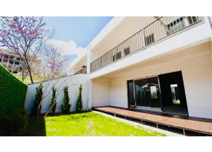 For sale 5-room house in Krtsanisi, in Tbilisi