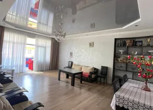 სასწრაფოდ იყიდება 19 ოთახიანი კერძო სახლი ბათუმში