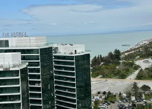 Urgently For sale 3-room apartment in Batumi
