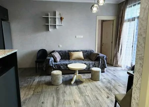სასწრაფოდ ქირავდება ორ ოთახიანი ბინა ნუცუბიძის ფერდობიზე, თბ