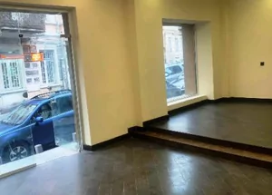Urgently For rent 320 m² Retail real estate in Sololaki, in 