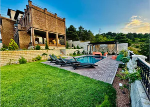 Urgently For sale 10-room house in Tskneti, in Tbilisi