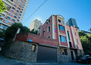 For sale 17-room house in Tbilisi