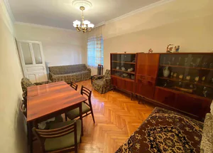 სასწრაფოდ ქირავდება ორ ოთახიანი ბინა ქუთაისში