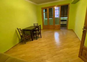 იყიდება ორ ოთახიანი ბინა დიღმის მასივში, თბილისში